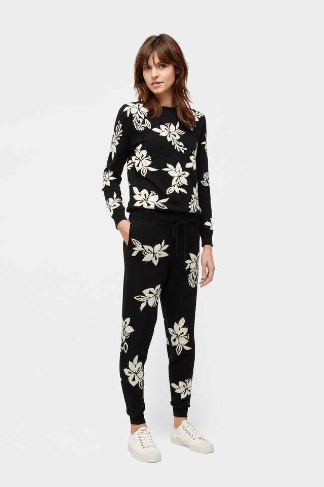 Black Hibiscus Knot Stitch Cashmere Sweater image 3